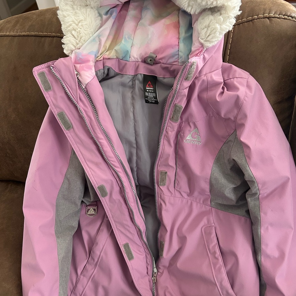 Gerry Weber Girls' Light Pink Puffer Jacket with Gray Panels